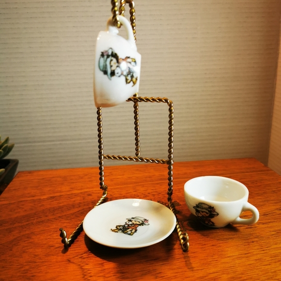 Vintage Japan Miniature Ceramic Tea Cup and Saucer Girl in Big Hat with Kitties - Picture 2 of 16